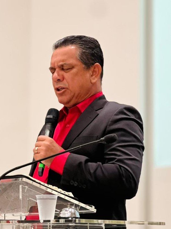 Pr. Claudio Roberto Ferreira Gomes